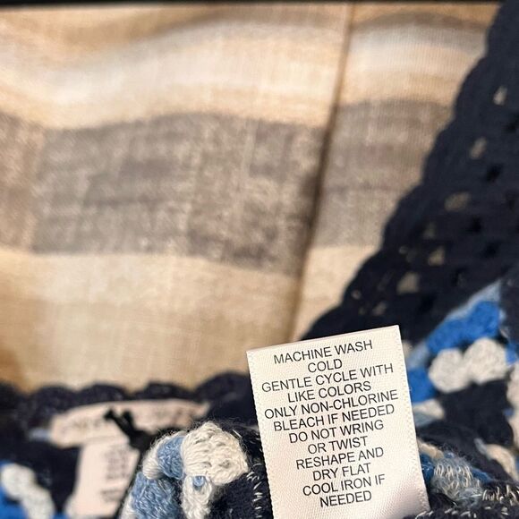 Sincerely Jules Blue Crochet Crop Top Size Medium - Picture 7 of 7